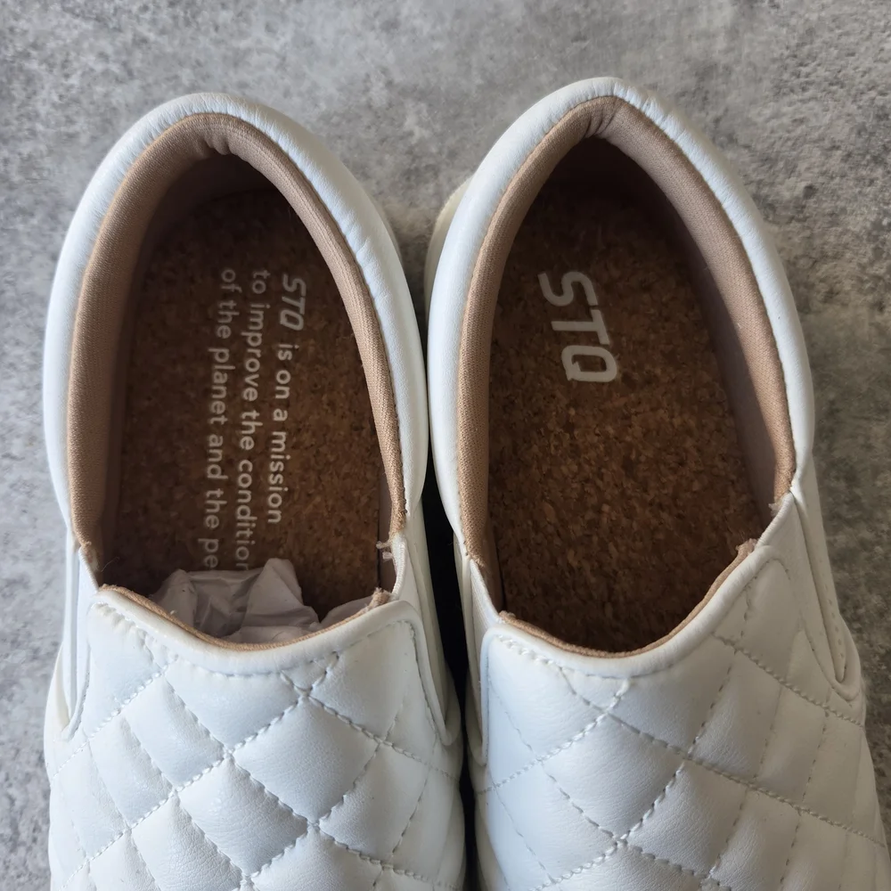 STQ Quilted Slip-On Sneakers Womens US Size 8W